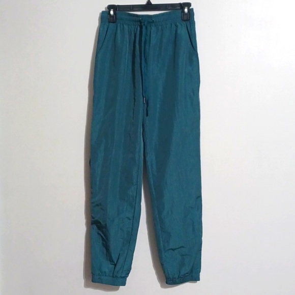 NEW IN jogger pants w/ drawstring & pockets. Parachute feel. Medium. NWT - Picture 1 of 16
